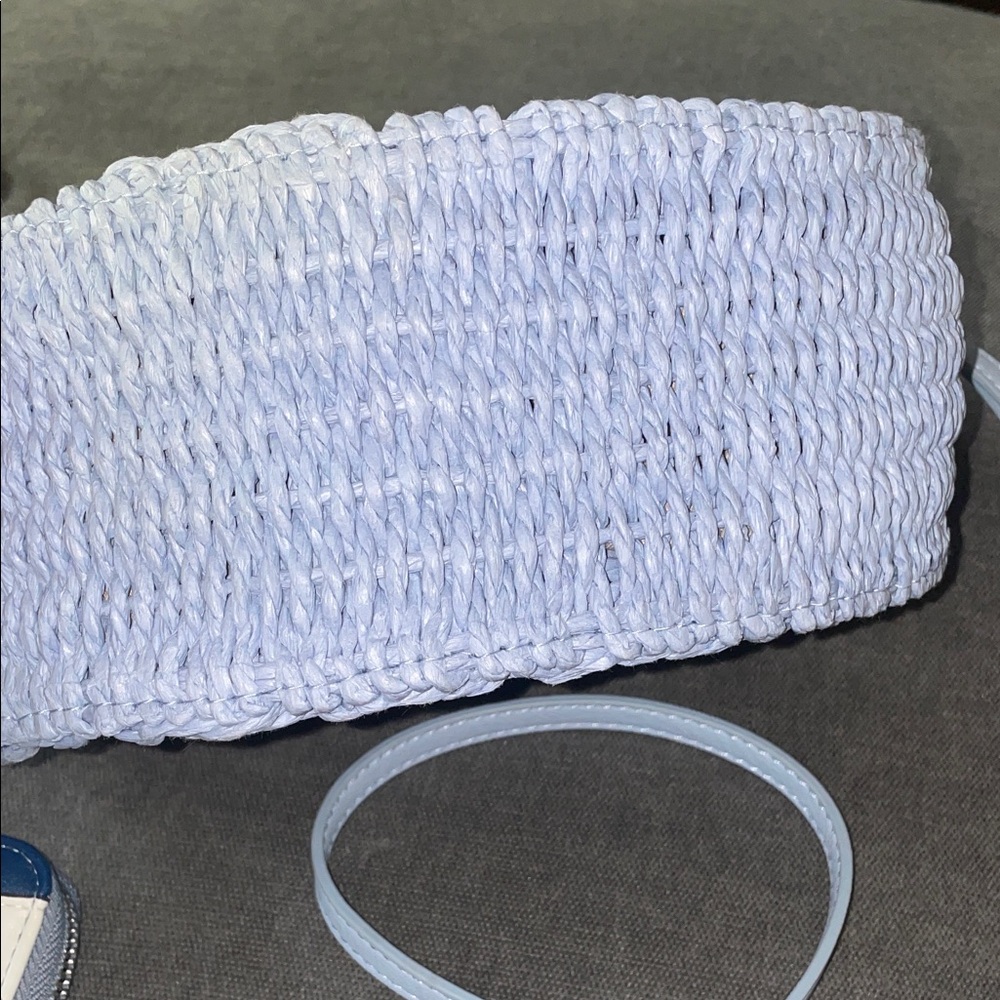 LC Lauren Conrad Light Blue Woven Crossbody Bag with wallet - Picture 4 of 6